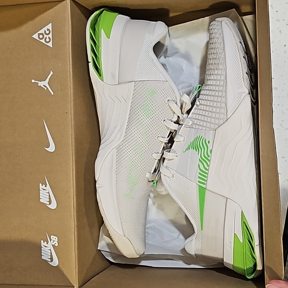 Like new Nike shoes men's 8.5